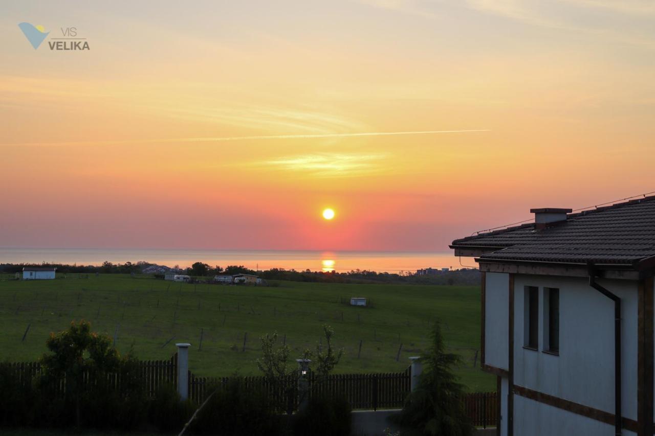 Bed and Breakfast Vis Velika Exterior foto